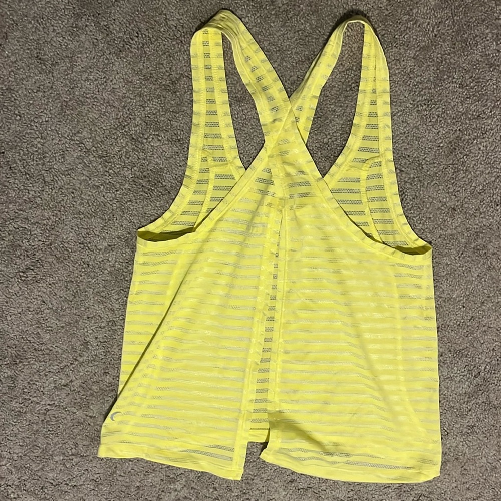 Ziya size small open back running shirt
